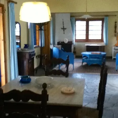 Дом отдыха Secluded 1.8 Acre Garden Villa, For Exclusive Use With Stunning Views. *