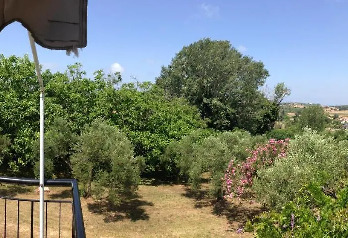 Secluded 1.8 Acre Garden Villa, For Exclusive Use With Stunning Views. *