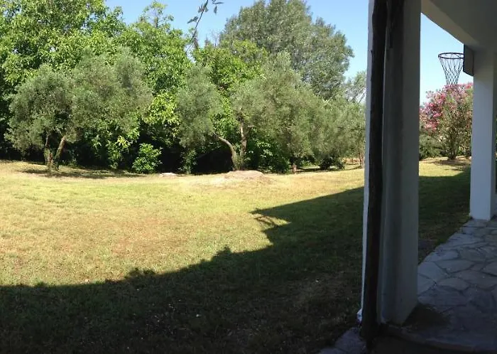 Secluded 1.8 Acre Garden Villa, For Exclusive Use With Stunning Views. *