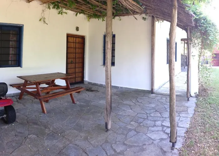 Hébergement de vacances Secluded 1.8 Acre Garden Villa, For Exclusive Use With Stunning Views.