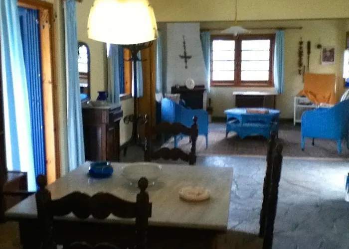 Hébergement de vacances Secluded 1.8 Acre Garden Villa, For Exclusive Use With Stunning Views. *